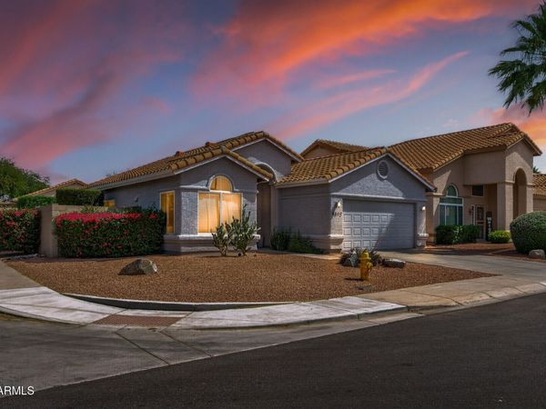 4612 E MICHELLE Drive, Phoenix, AZ 85032