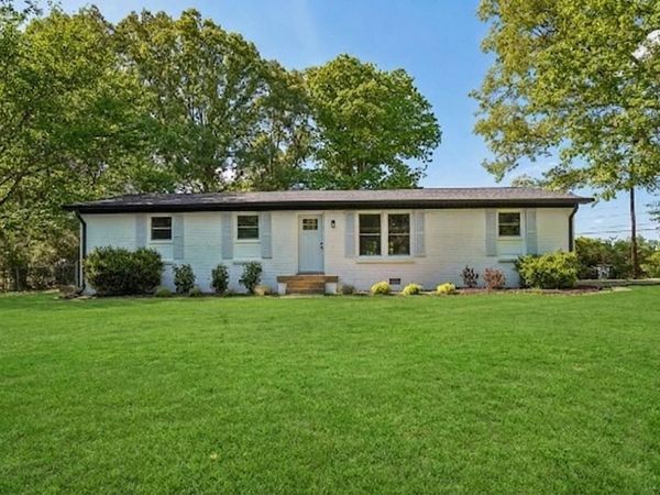 1013 Copper Still Cir , Kingston Springs, TN 37082