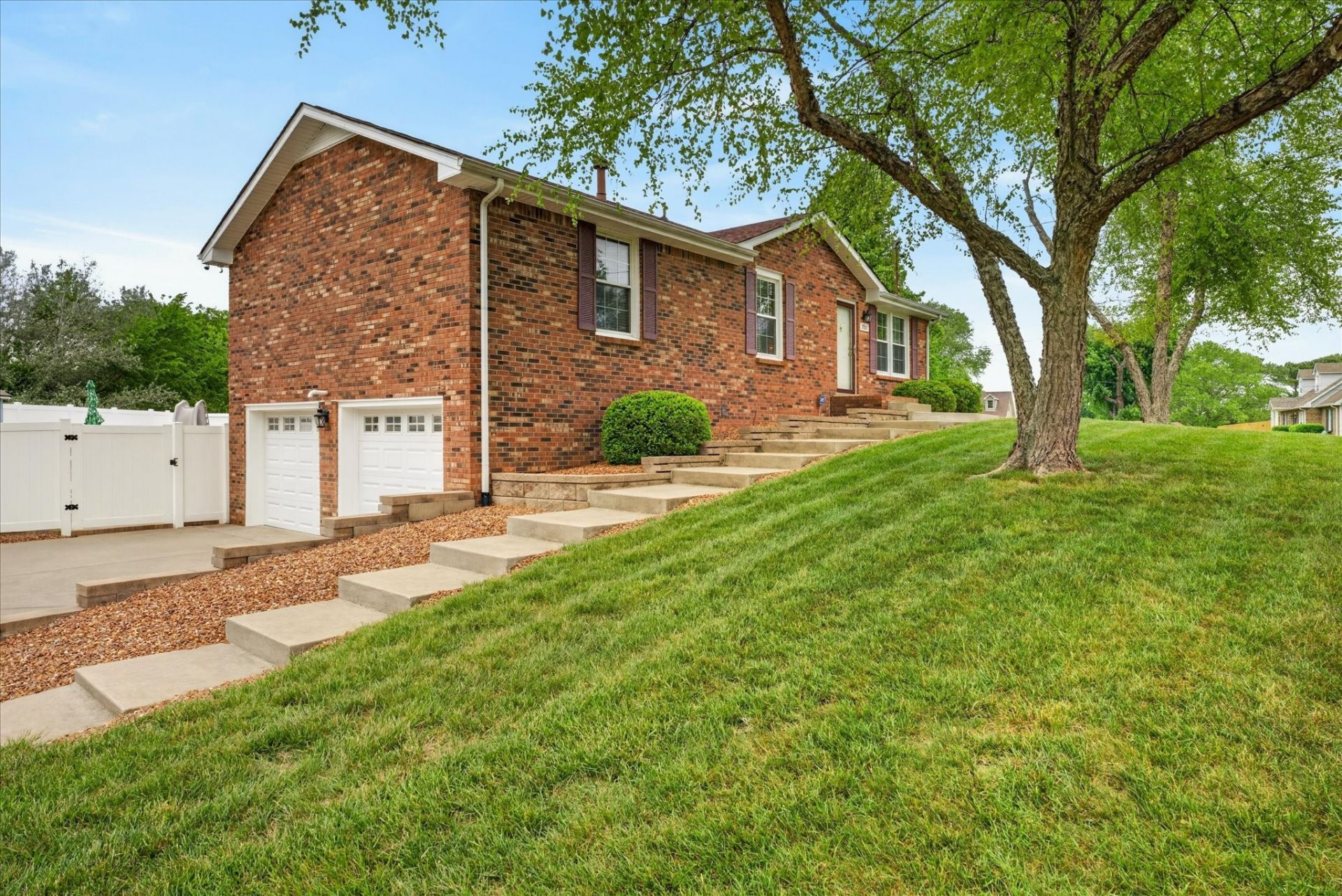 320 Northridge Dr, Clarksville, TN 37042 Main Photo