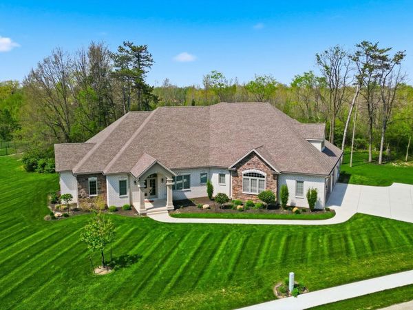 1501 N Legend Court, Muncie, IN 47304