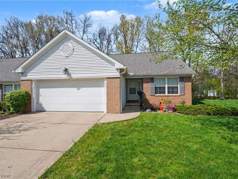 445 E Reserve Drive, Cuyahoga Falls, OH 44223 Photo 1