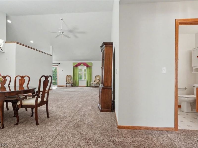 445 E Reserve Drive, Cuyahoga Falls, OH 44223 Photo 10