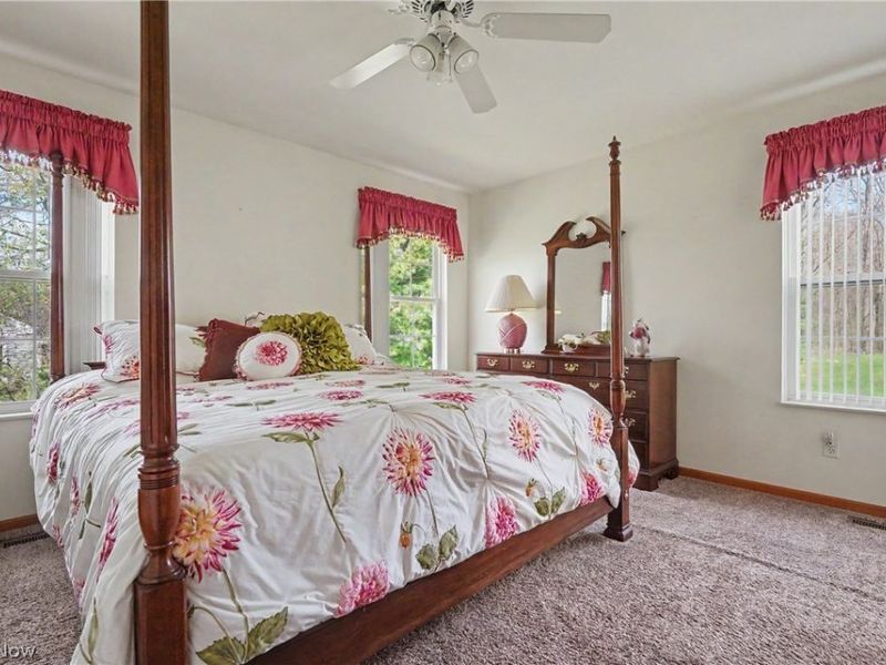 445 E Reserve Drive, Cuyahoga Falls, OH 44223 Photo 19