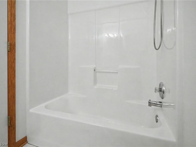 445 E Reserve Drive, Cuyahoga Falls, OH 44223 Photo 28