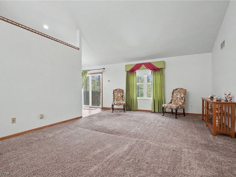 445 E Reserve Drive, Cuyahoga Falls, OH 44223 Photo 3