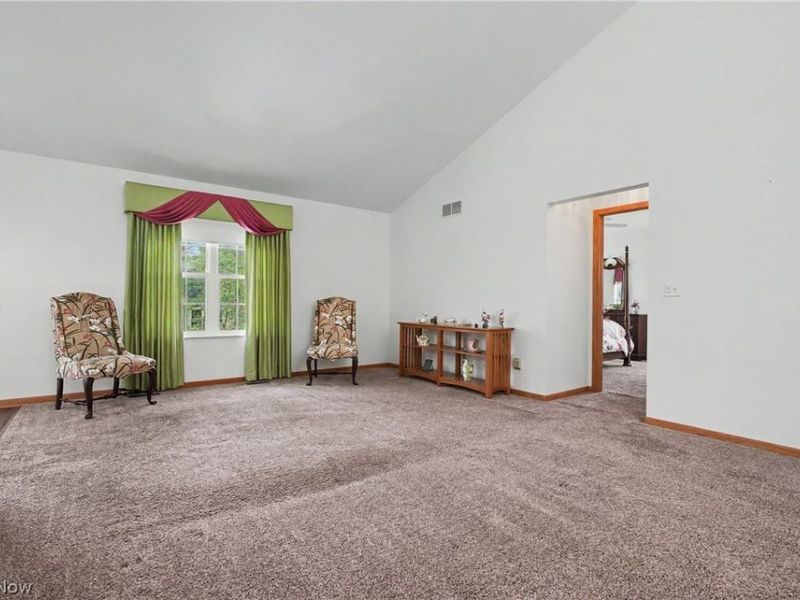 445 E Reserve Drive, Cuyahoga Falls, OH 44223 Photo 4