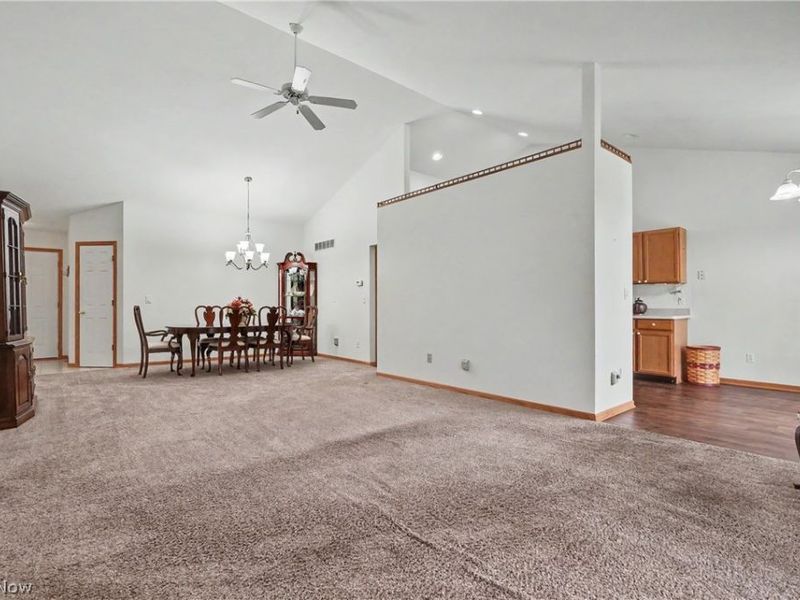 445 E Reserve Drive, Cuyahoga Falls, OH 44223 Photo 5