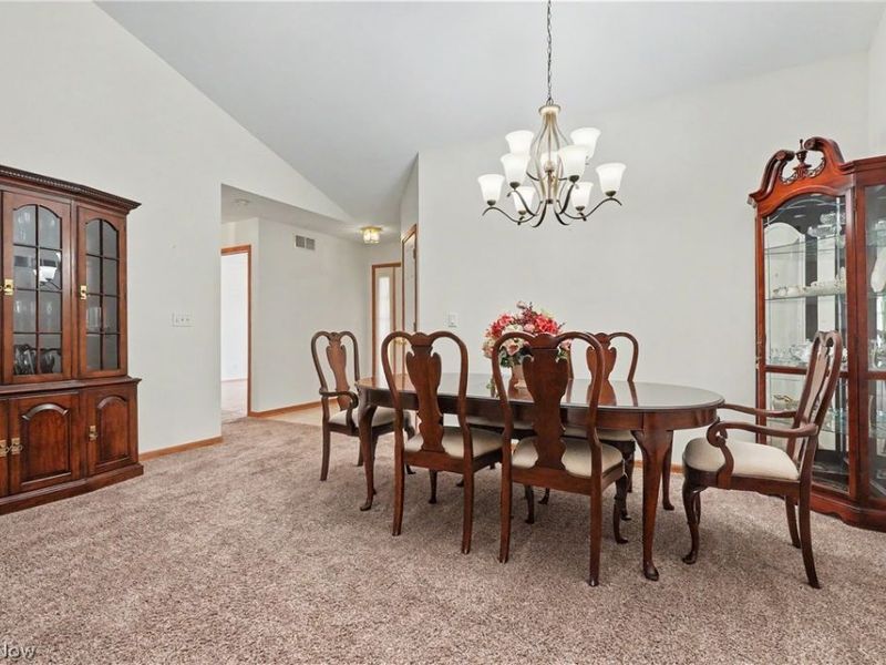 445 E Reserve Drive, Cuyahoga Falls, OH 44223 Photo 8