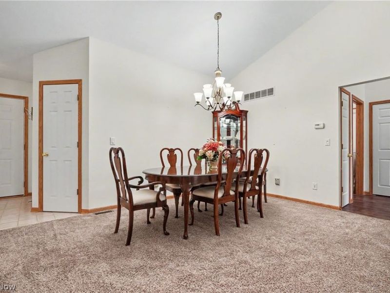 445 E Reserve Drive, Cuyahoga Falls, OH 44223 Photo 9