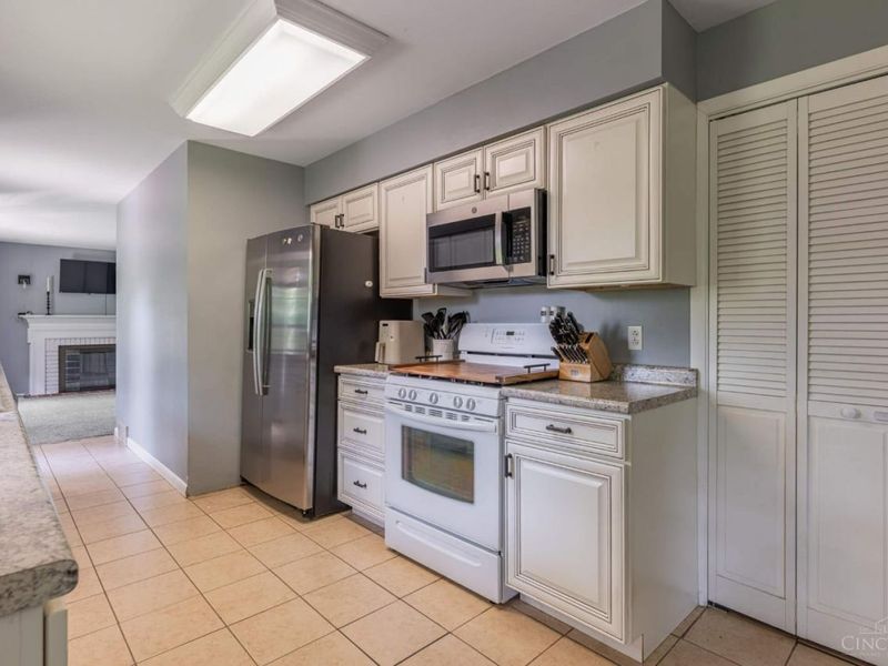 8211 Julie Marie Drive, West Chester, OH 45069 Photo 9