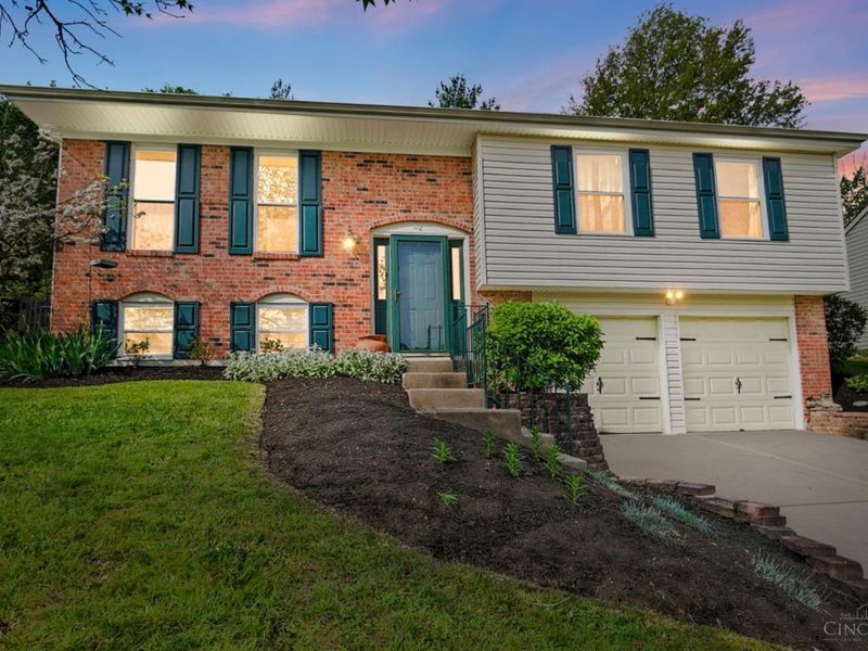 82 Orchard Knoll Drive, Reading, OH 45215 Photo 2