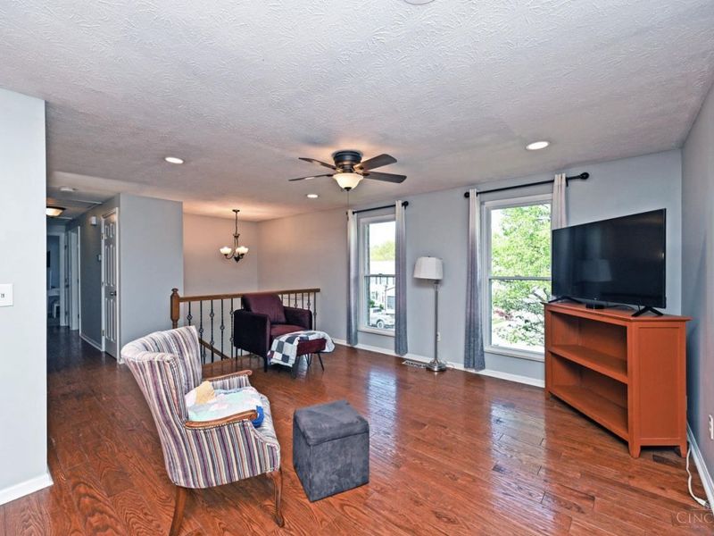 82 Orchard Knoll Drive, Reading, OH 45215 Photo 6