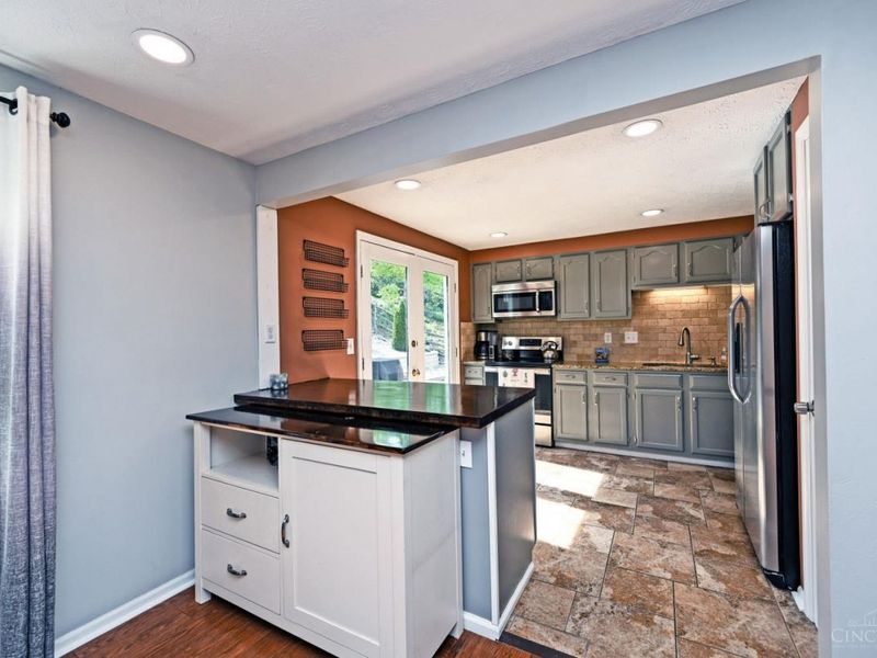 82 Orchard Knoll Drive, Reading, OH 45215 Photo 8