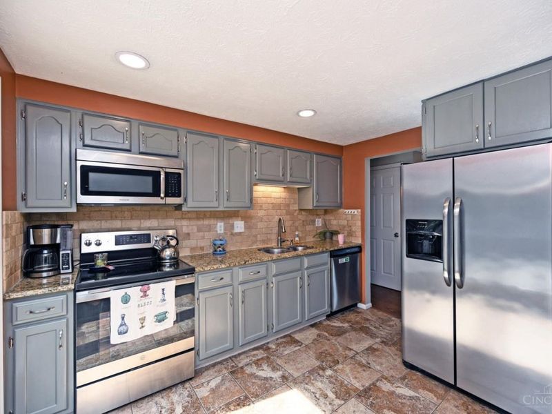 82 Orchard Knoll Drive, Reading, OH 45215 Photo 9