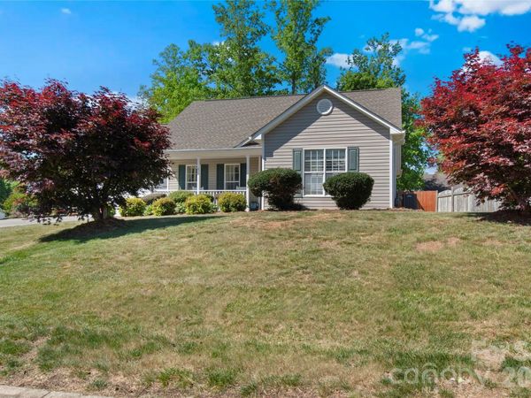 1796 Pebble Run Lane, Clemmons, NC 27012