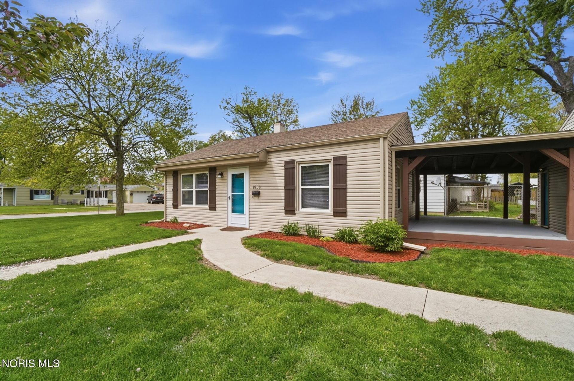 1905 Meadow Avenue, Maumee, OH 43537 Main Photo