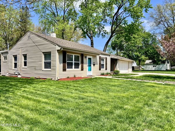 1905 Meadow Avenue , Maumee, OH 43537
