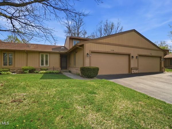 2338 Parliament Square, Toledo, OH 43617