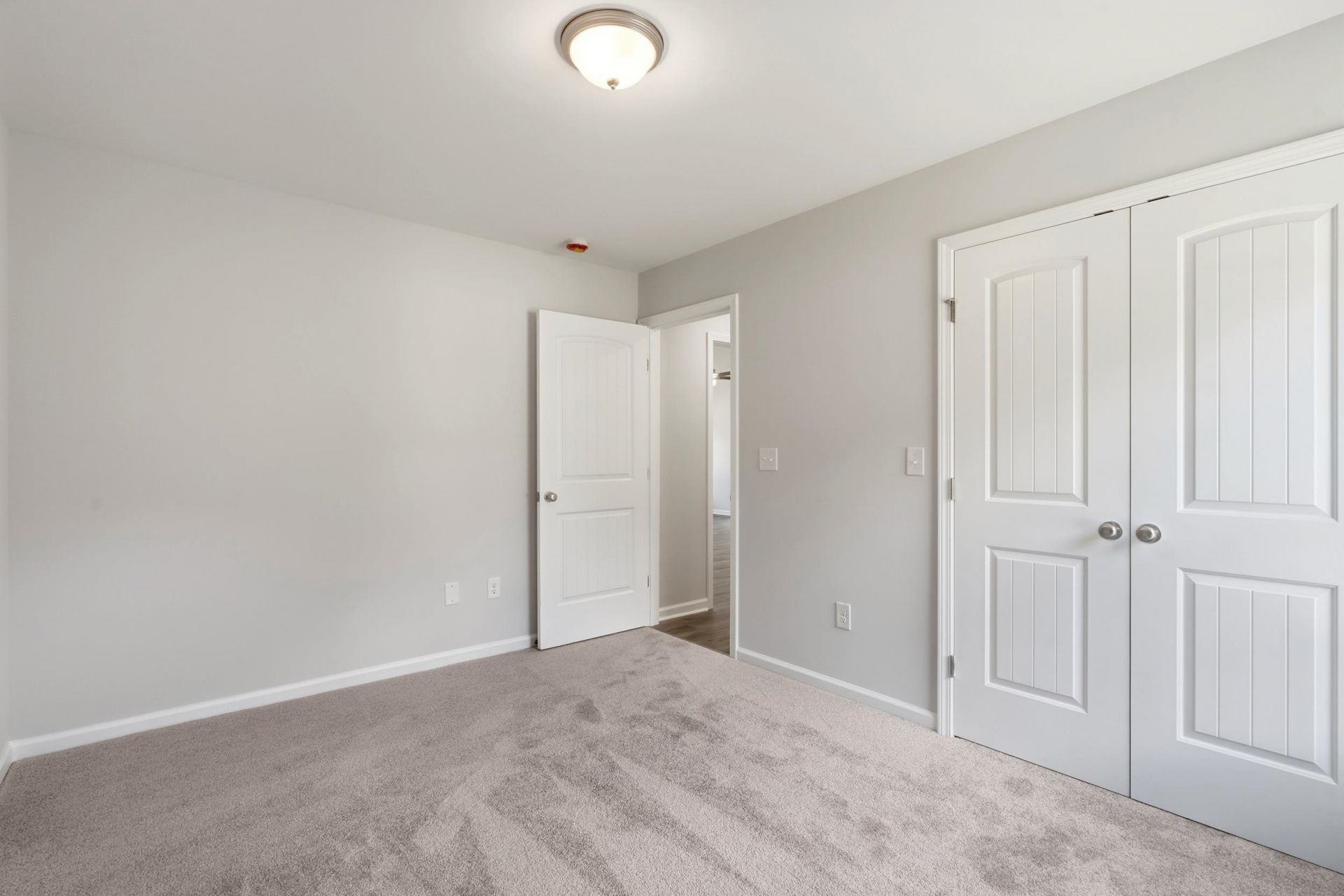 54 Bennington Ct Photo 13