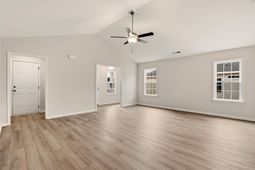 54 Bennington Ct photo 4