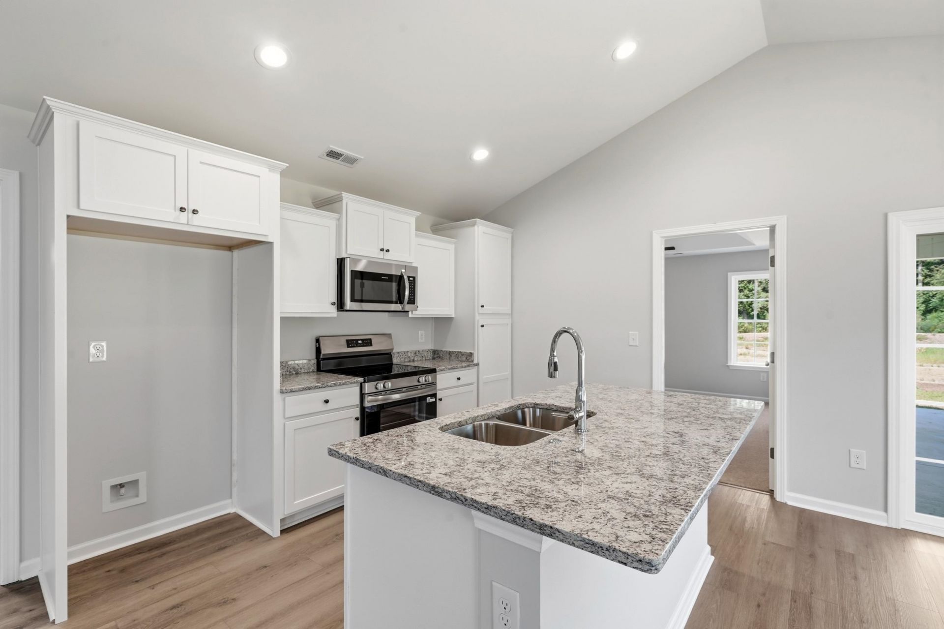 54 Bennington Ct Photo 7