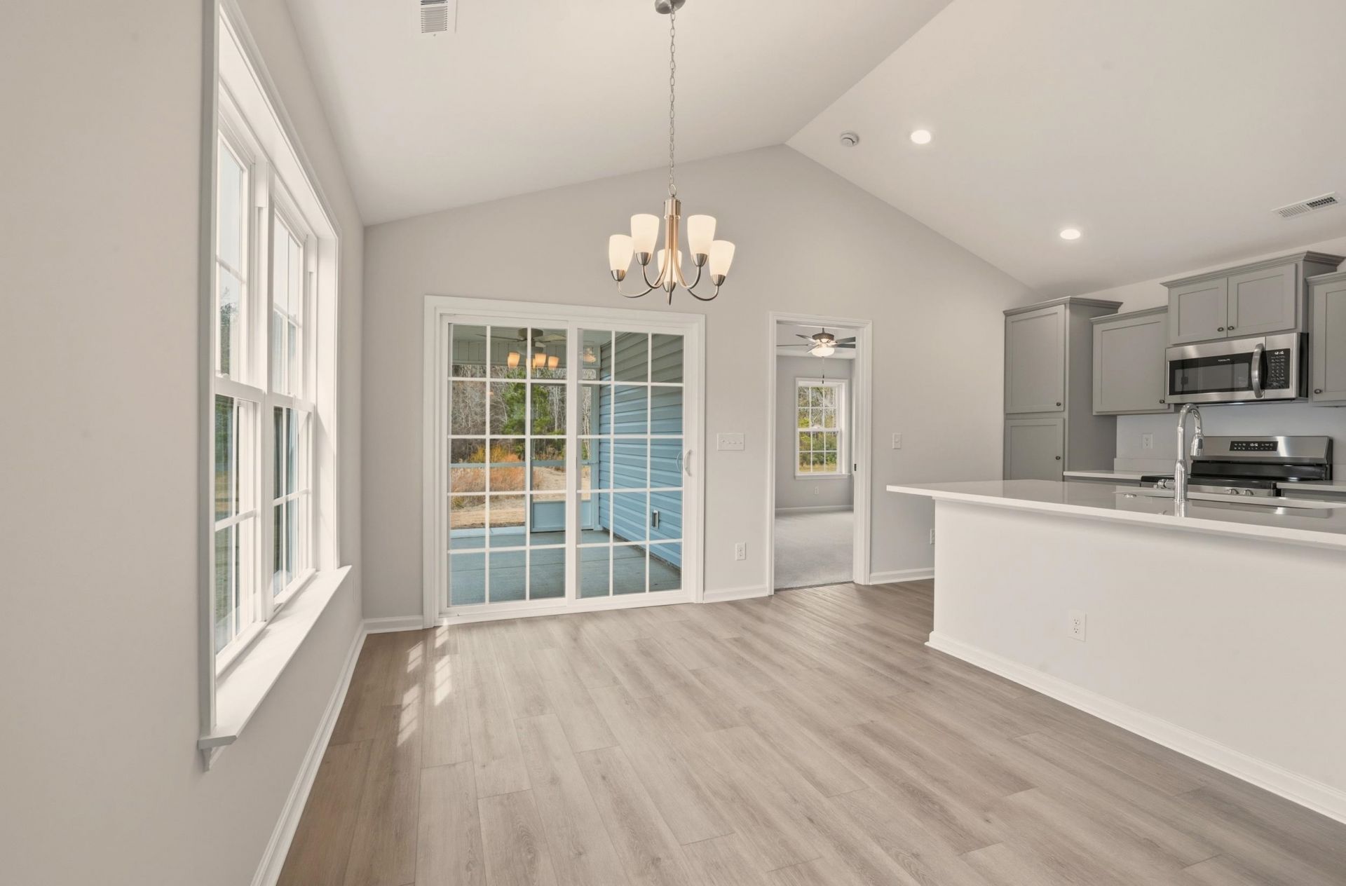 54 Bennington Ct Photo 8