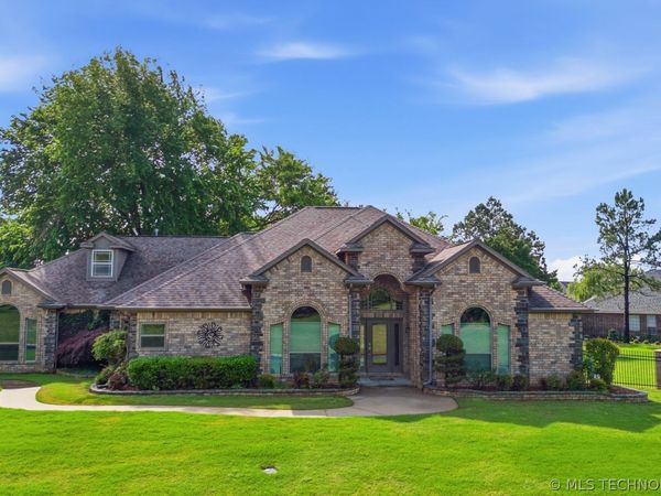 102 Cambridge Road, Fort Gibson, OK 74434