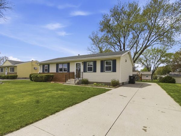2326 Butlin DRIVE, Beloit, WI 53511