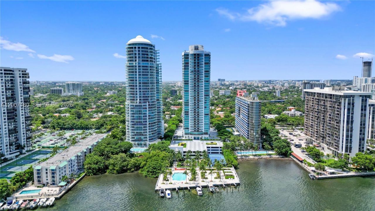 2101 Brickell Ave , Unit 2305, Miami, FL 33129 Photo