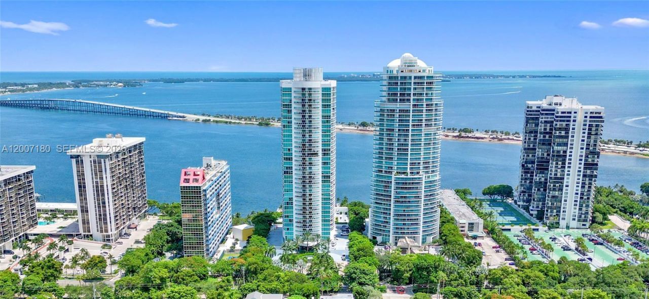 2101 Brickell Ave , Unit 2305, Miami, FL 33129 Photo