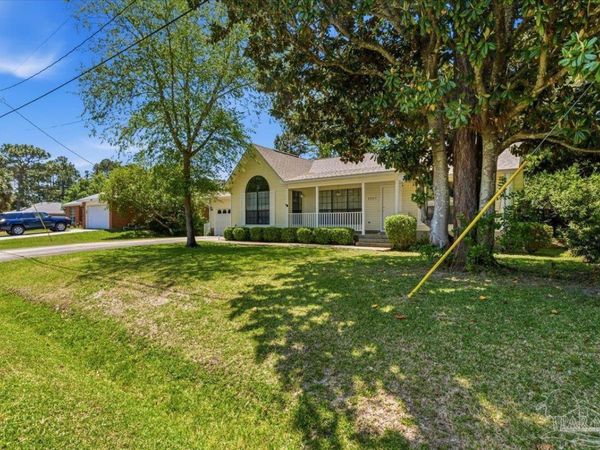 2407 Houston Cir, Navarre, FL 32563