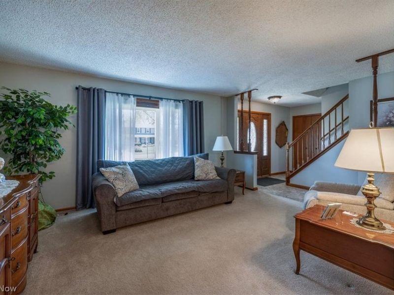 14272 E Hartford Drive, Strongsville, OH 44136 Photo 6