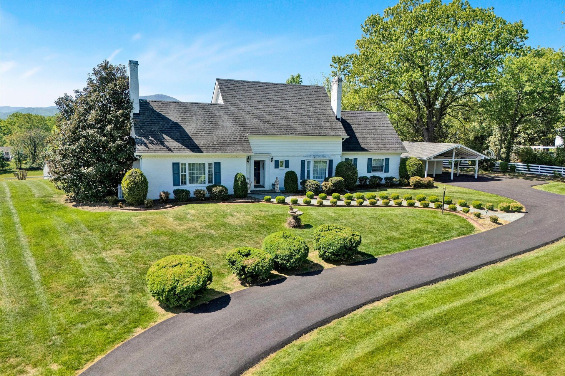 4230 Grandin Rd Ext Sw, Roanoke, VA 24018 Main Photo