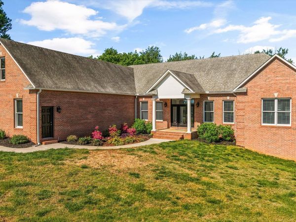 3962 Logans Landing Circle, Louisville, TN 37777