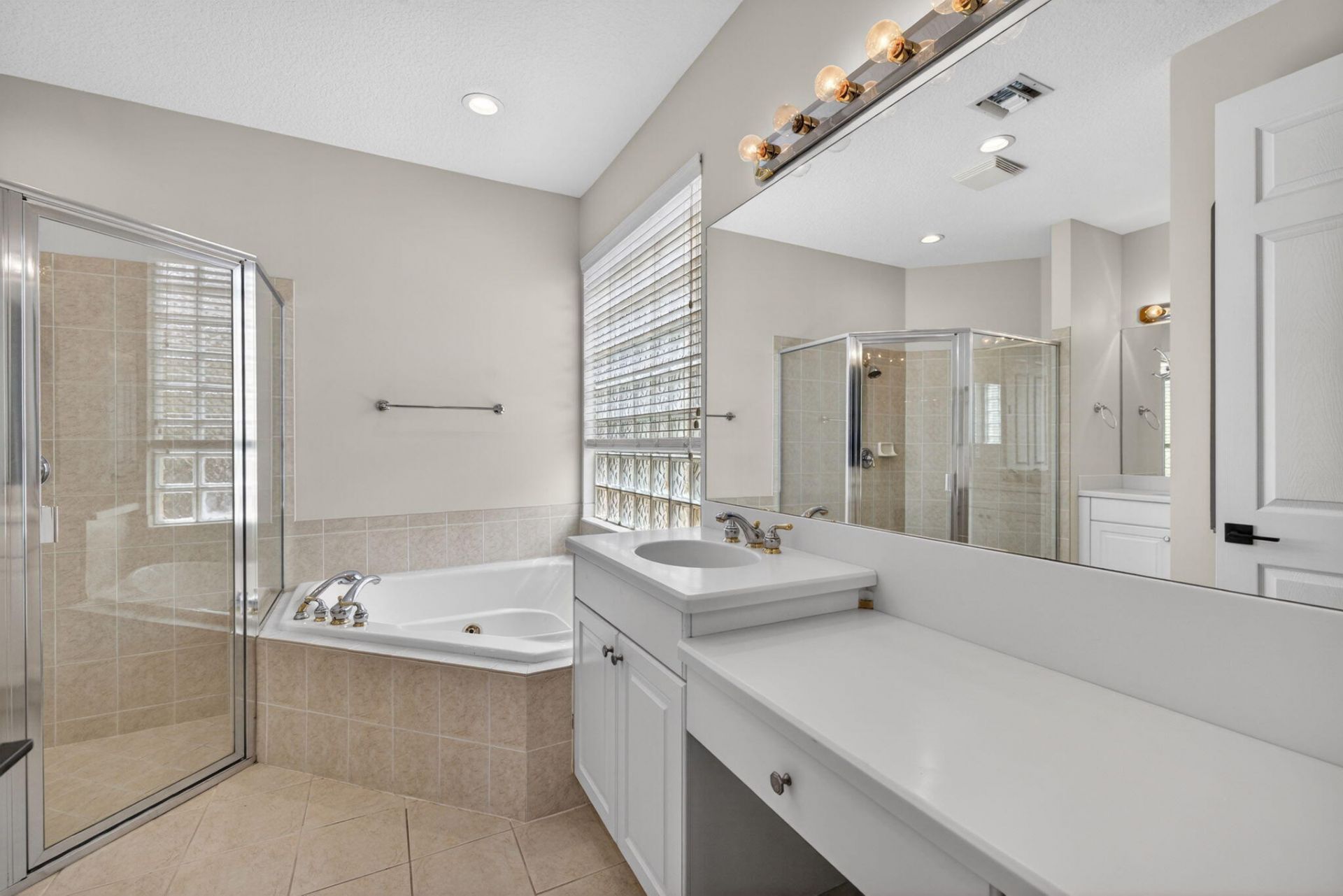 2237 SW Newport Isles Boulevard, Port Saint Lucie, FL 34953 Photo