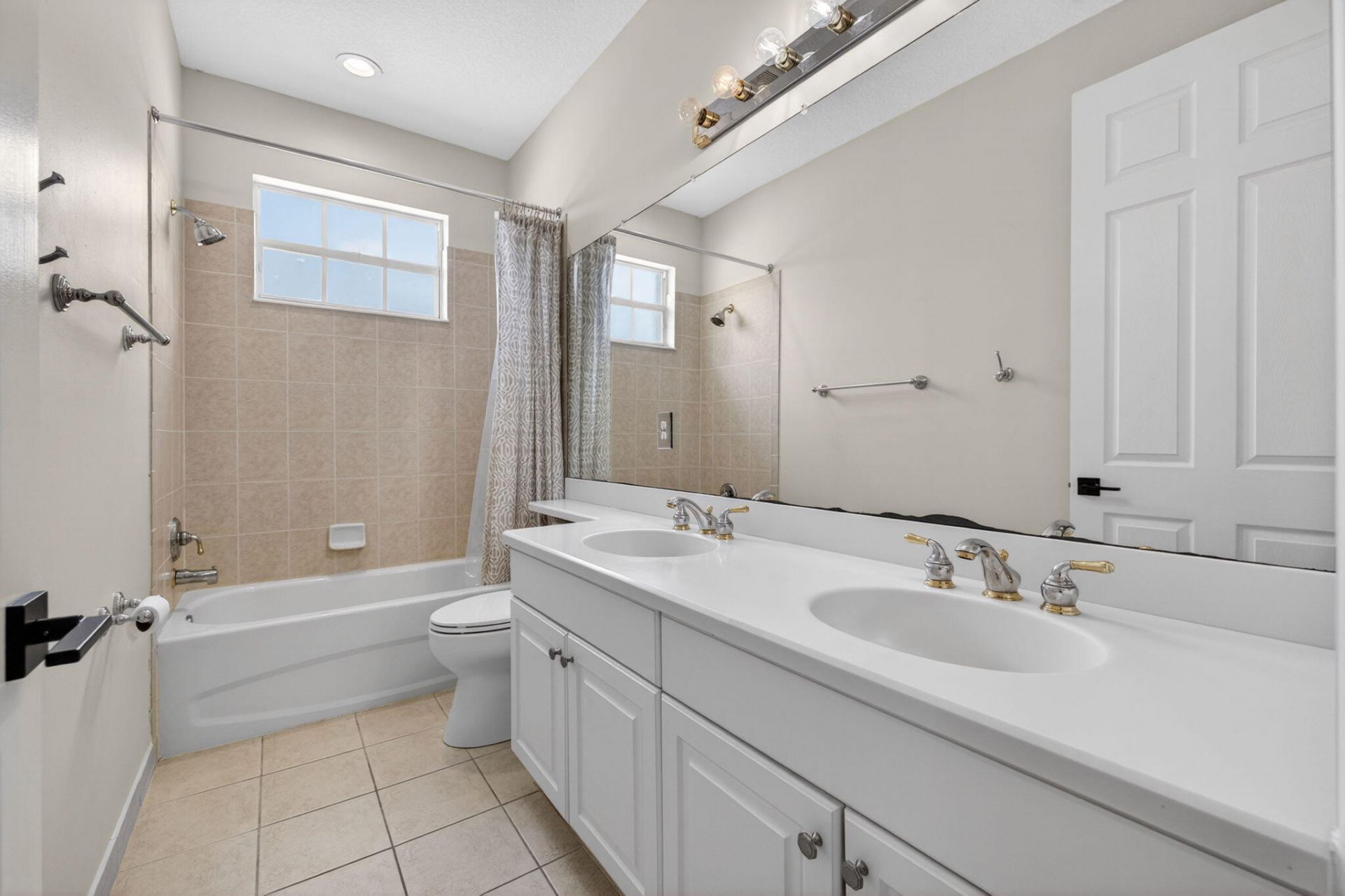 2237 SW Newport Isles Boulevard, Port Saint Lucie, FL 34953 Photo