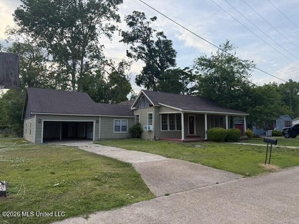 501 Lee Street, Hollandale, MS 38748