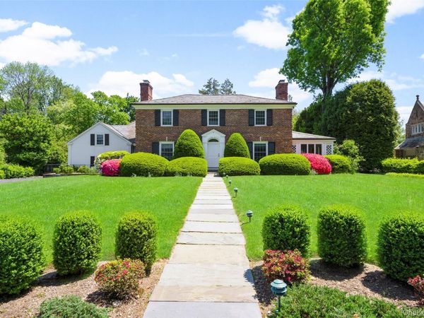 8 Church Lane S, Scarsdale, NY 10583