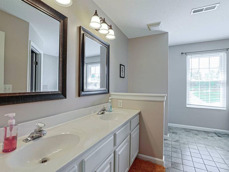 1094 Valley Wood Drive, Union Twp, OH 45103 Photo 27