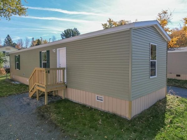 16 Shadow Lane , Holden, ME 04429