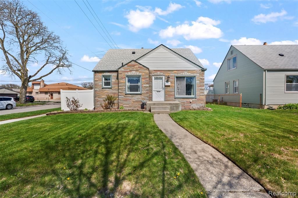 13750 Kingston Street, Oak Park, MI 48237 Main Photo