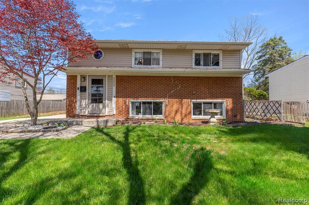 22646 Candace Drive , Rockwood, MI 48173 Main Photo