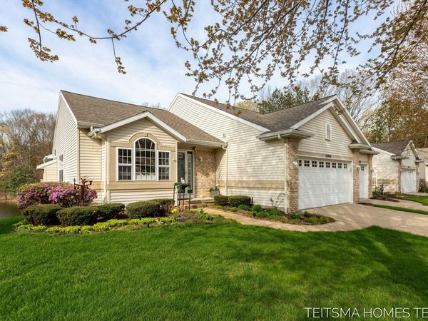 15443 Winchester Circle, Grand Haven, MI 49417