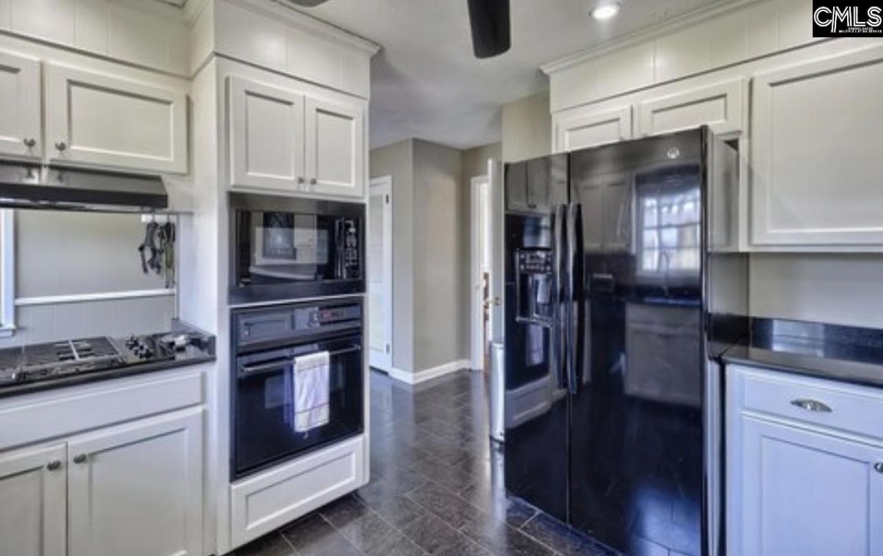 209 Garden Springs  Photo 10