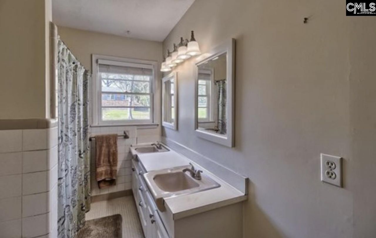 209 Garden Springs  Photo 14