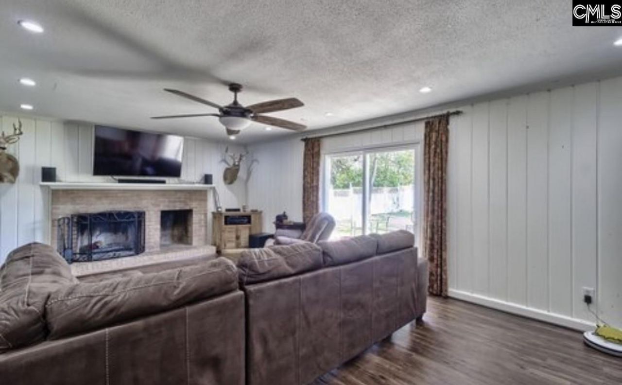 209 Garden Springs  Photo 19
