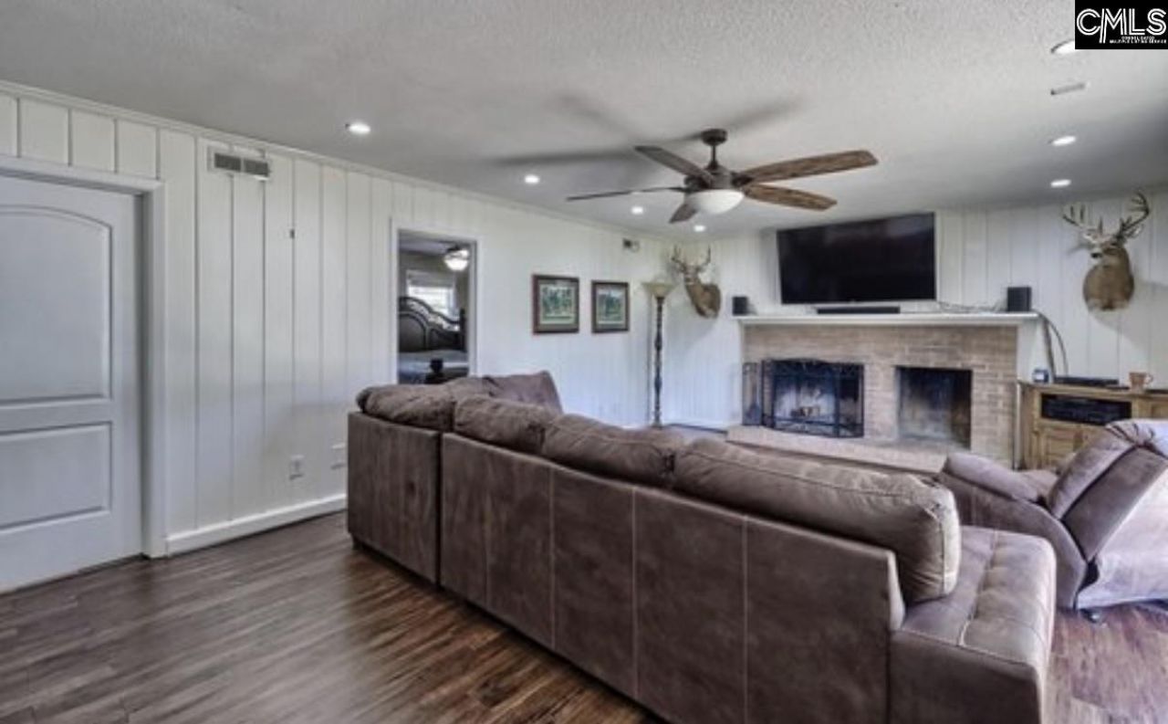 209 Garden Springs  Photo 20