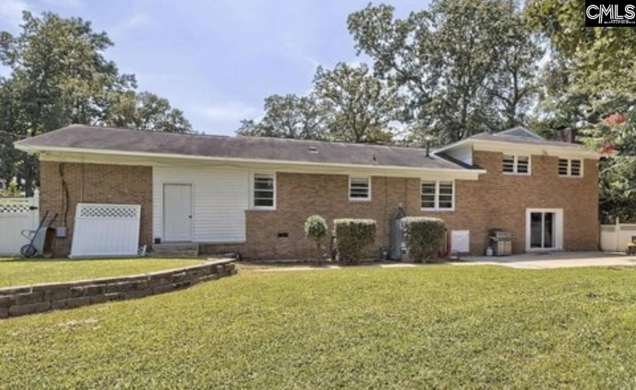 209 Garden Springs  Photo 24