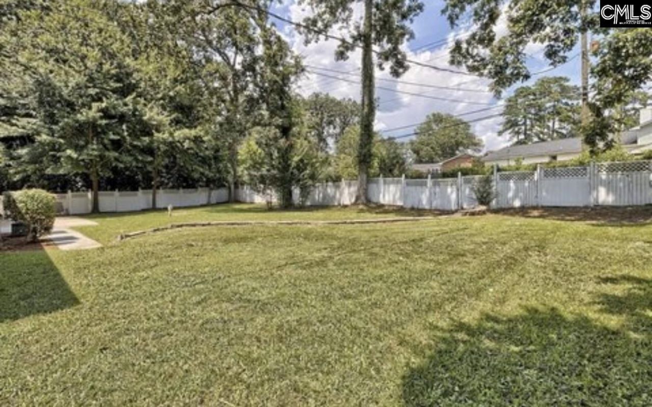 209 Garden Springs  Photo 27
