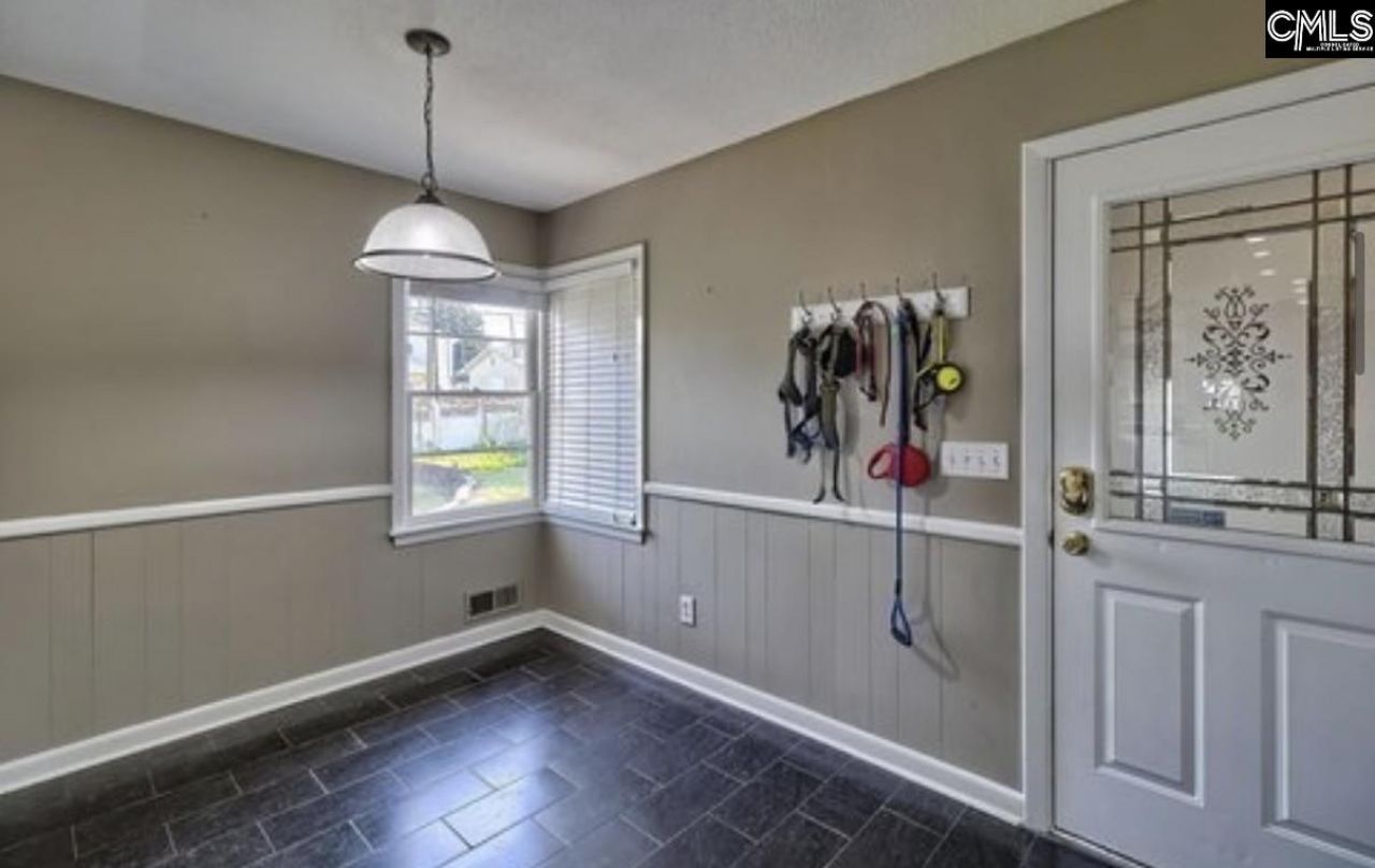 209 Garden Springs  Photo 5